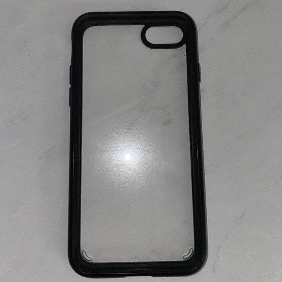 Spigen Ultra Hybrid iPhone SE / 8 / 7 Case